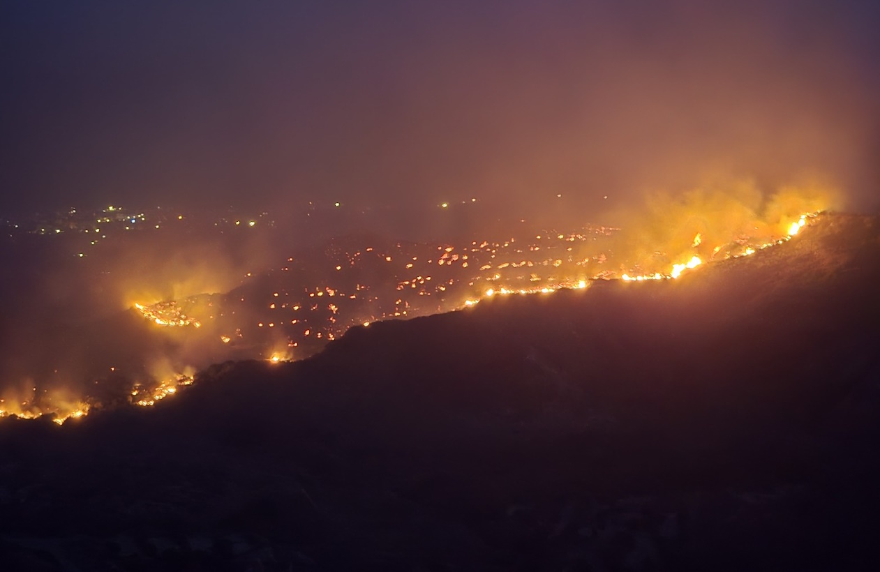 Φωτιά στην Κω: Νέο 112 για εκκένωση της Καρδάμαινας, συνεχίζεται η μάχη με τις φλόγες