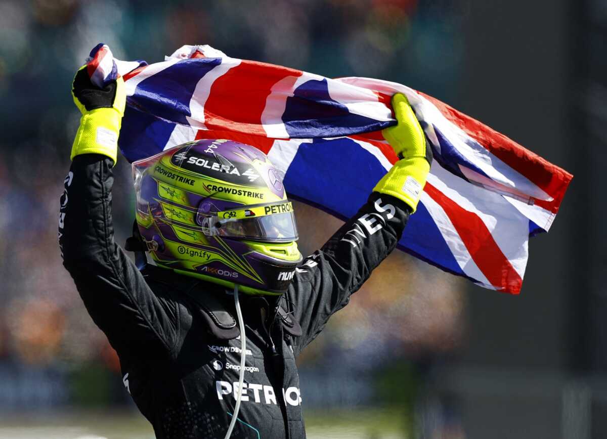 Formula 1: Νίκη μετά από τρία χρόνια για τον Λιούις Χάμιλτον με τη Mercedes