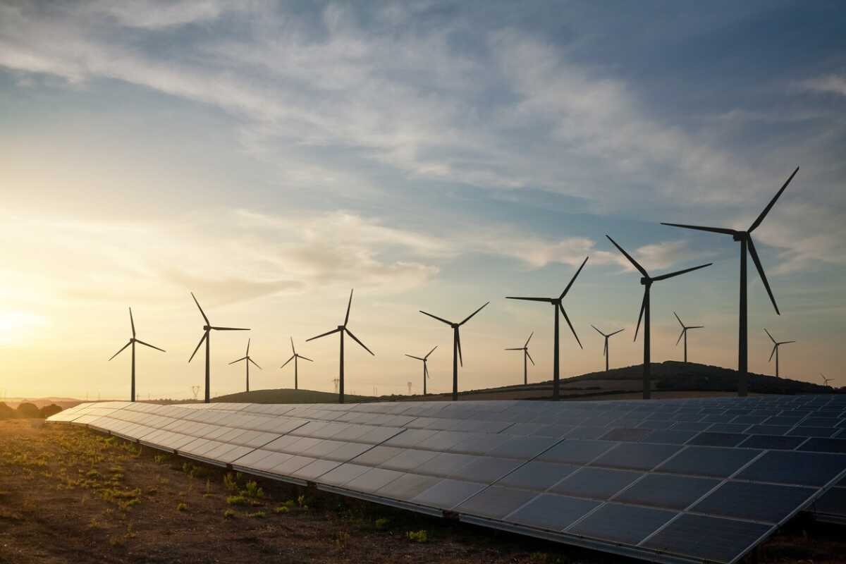 Έργα ΑΠΕ 7,5 GW λειτουργούν στο δίκτυο του ΔΕΔΔΗΕ – Στα φωτοβολταϊκά η μερίδα του λέοντος