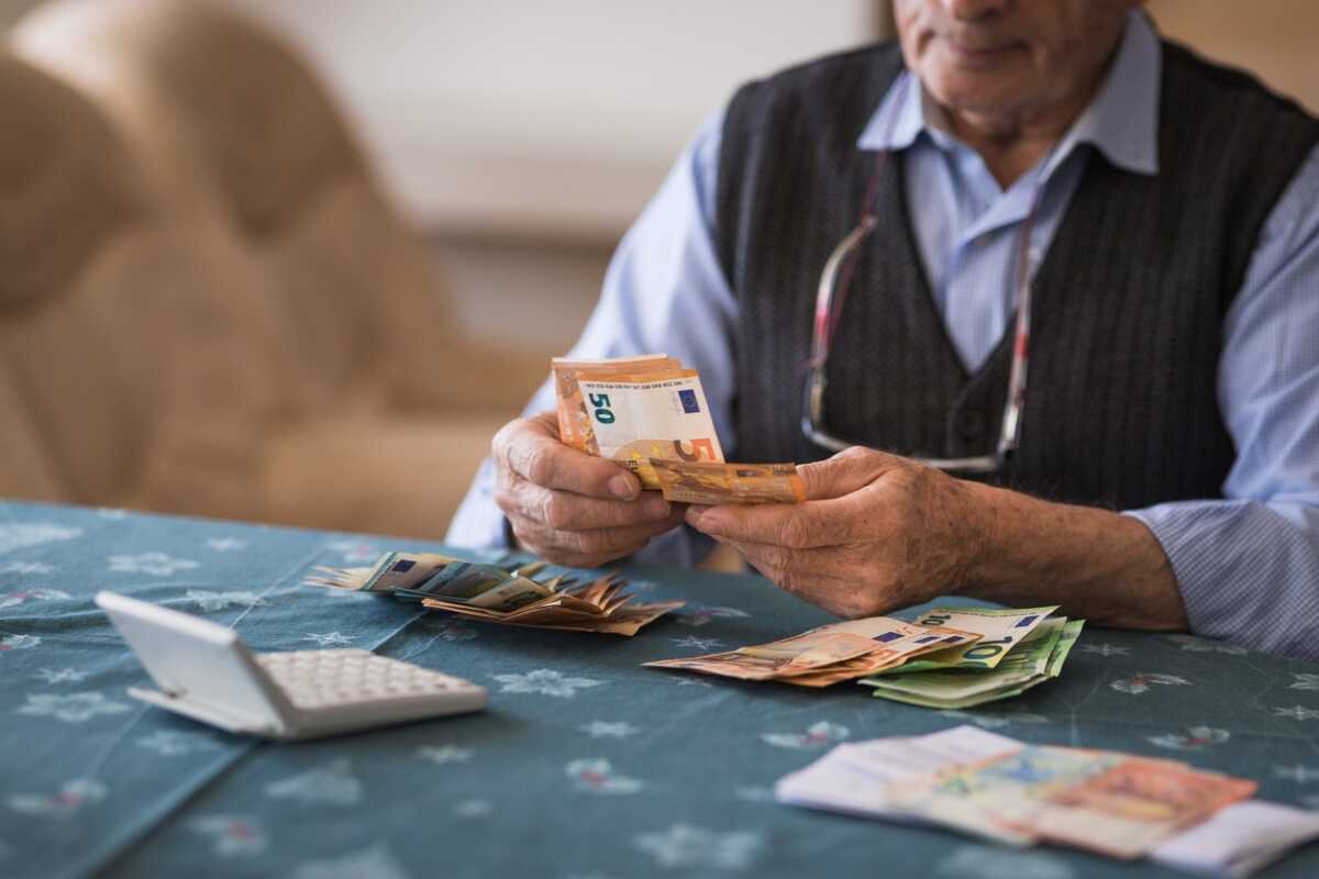 Συντάξεις: Αλλαγές στον κουμπαρά των ταμείων κυοφορούν οι μειώσεις στις εισφορές αλληλεγγύης συνταξιούχων