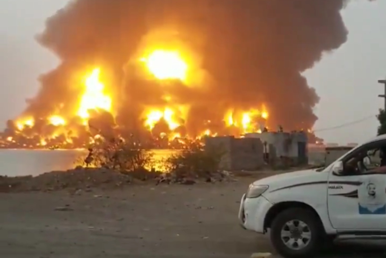 Χούθι: Αεροπορικές επιθέσεις στο λιμάνι Χοντέιντα της Υεμένης – Το Ισραήλ ανέλαβε την ευθύνη