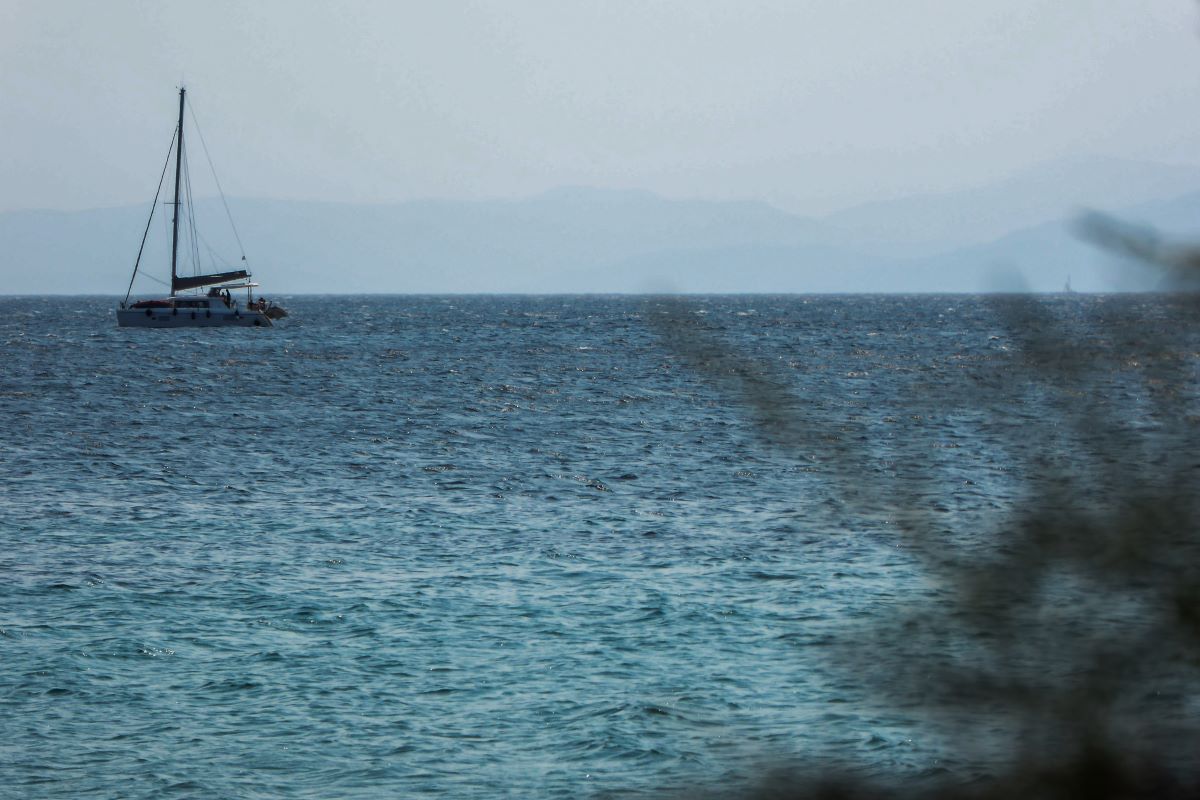 Παξοί: Προσάραξε ιστιοφόρο με 8 επιβαίνοντες – Σε εξέλιξη επιχείρηση του Λιμενικού