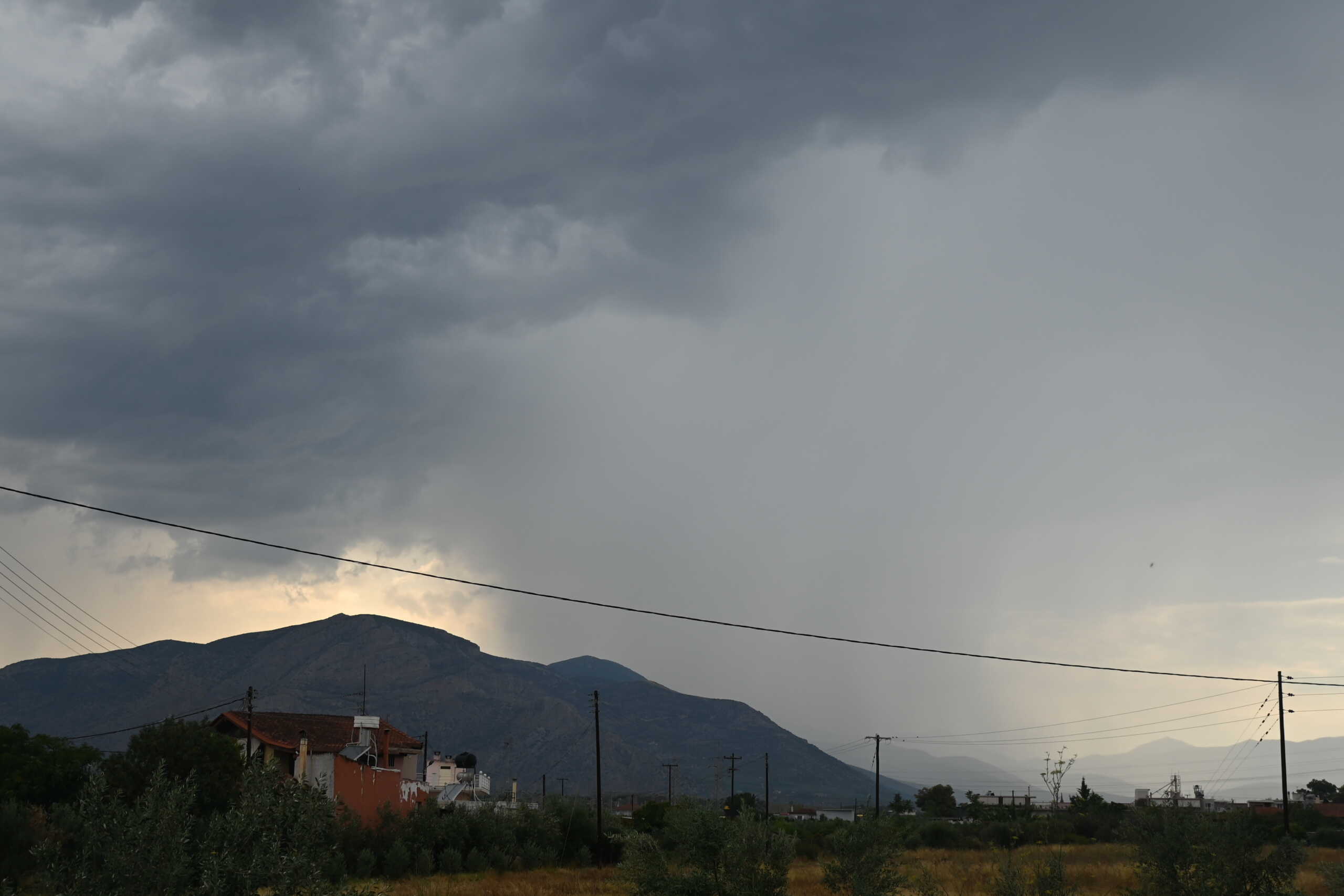 Καιρός: Ο πολικός αεροχείμαρρος φέρνει βροχές και στην Αττική την Τετάρτη, η πρόγνωση των επόμενων ημερών