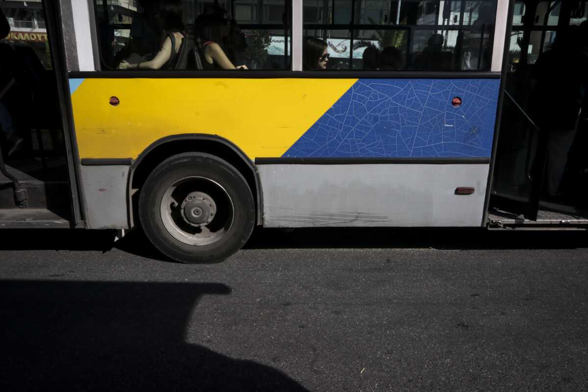 Χαλάνδρι: Επιτέθηκαν και λήστεψαν 53χρονη σε λεωφορείο γιατί τους έκανε παρατήρηση