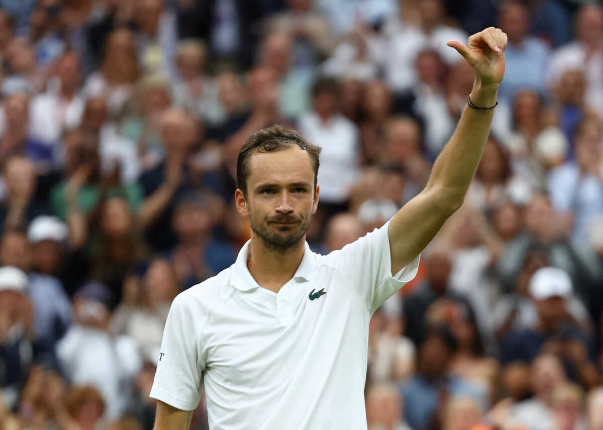Wimbledon: Ο Μεντβέντεφ σταμάτησε τον Σίνερ και έκλεισε θέση στα ημιτελικά