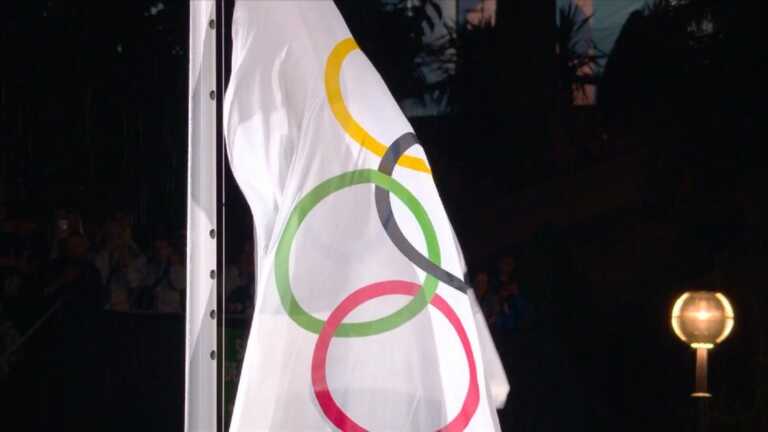 Ολυμπιακοί Αγώνες: Η έπαρση της σημαίας υπό τους ήχους του Ολυμπιακού ύμνου
