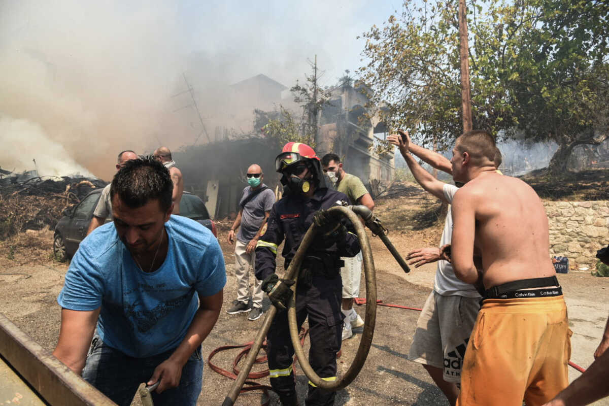 Φωτιά στην Πάτρα: Μηνύματα 112 σε Γηροκομειό, Αρόη, Παγώνα και Εγλυκάδα – Εκκενώθηκαν το Καραμανδάνειο και 2 ιδρύματα