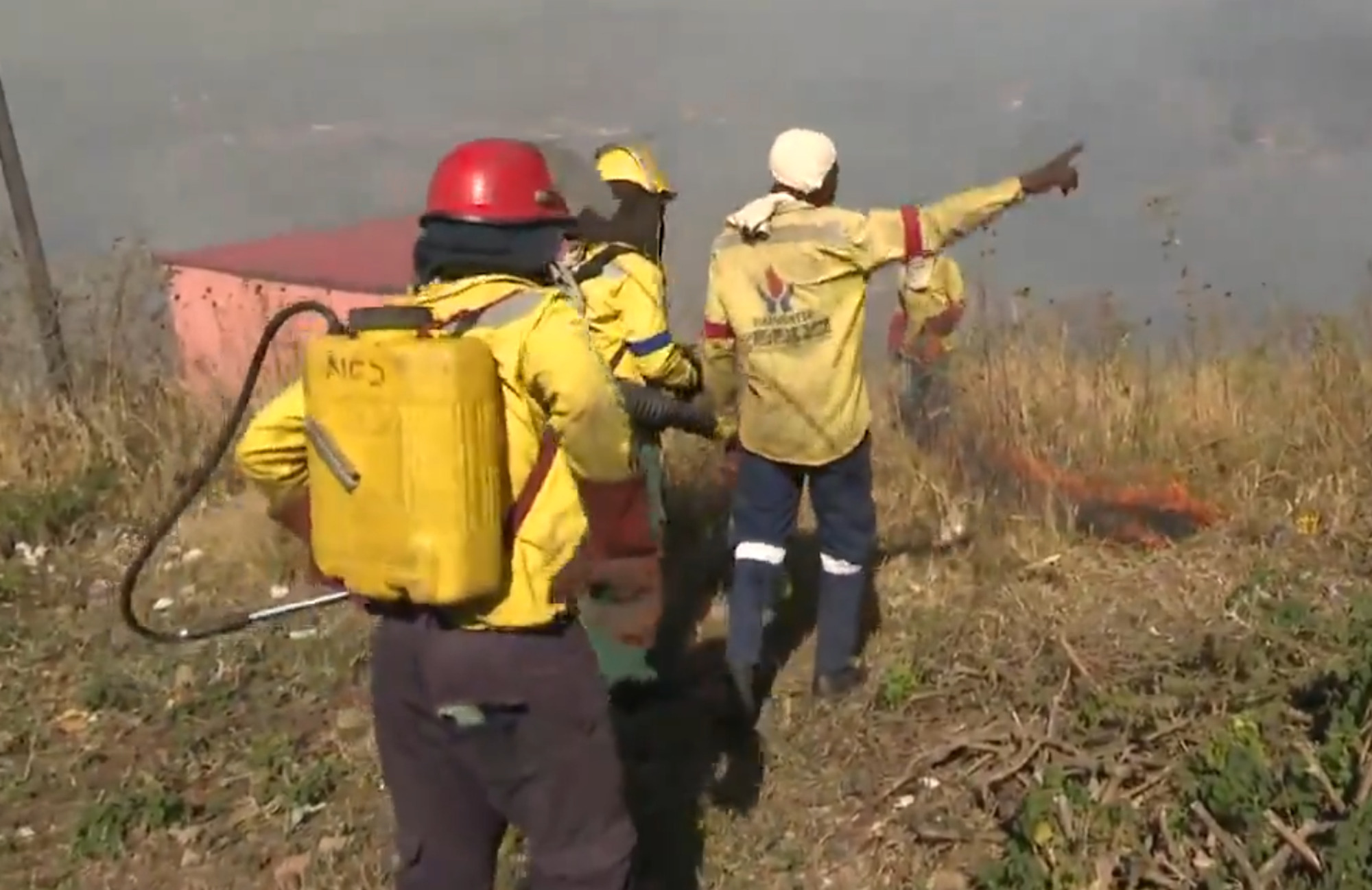 Νότια Αφρική: Έξι πυροσβέστες πέθαναν σε πυρκαγιά στο Κουαζούλου Νατάλ – Πλημμύρες πλήττουν το Κέιπ Τάουν