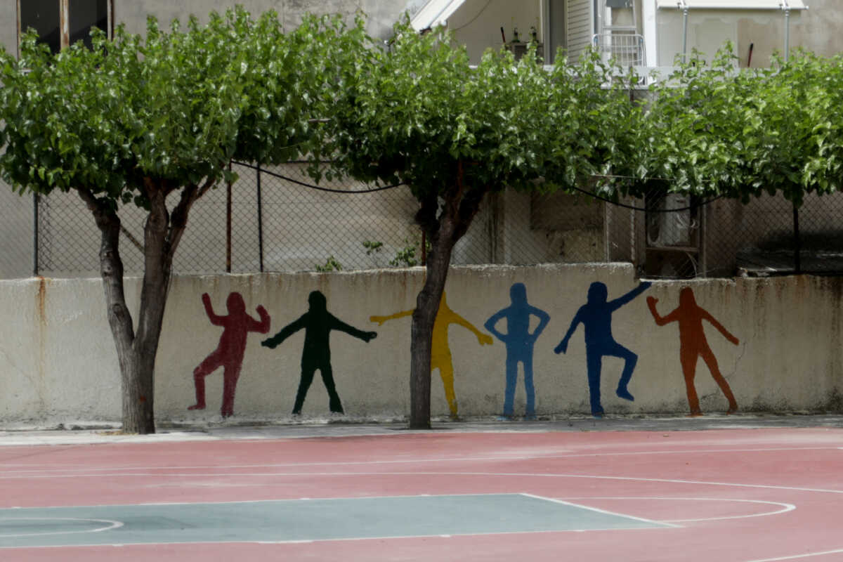 Ο Δήμος Αθηναίων ανοίγει τα προαύλια σχολείων για τα απογεύματα του καλοκαιριού