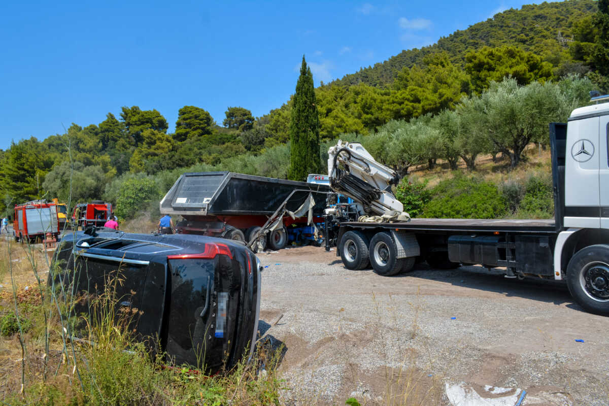 Τροχαίο στη Μεσσηνία: Μάχη για τη ζωή του δίνει ο 19χρονος – Σοκαρισμένοι οι διασώστες που ανέσυραν τους 4 νεκρούς