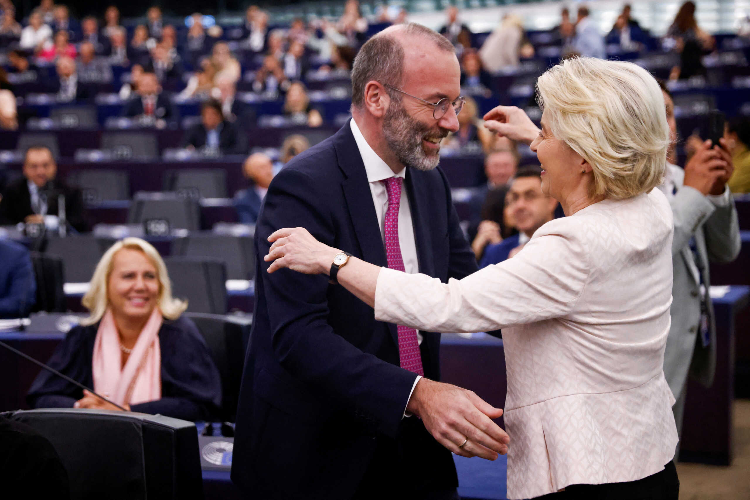 Ούρσουλα φον ντερ Λάιεν: Και τώρα οι επίτροποι – Τι θα ζητήσει η επανεκλεγείσα στην Προεδρία της Κομισιόν από τα μέλη της ΕΕ