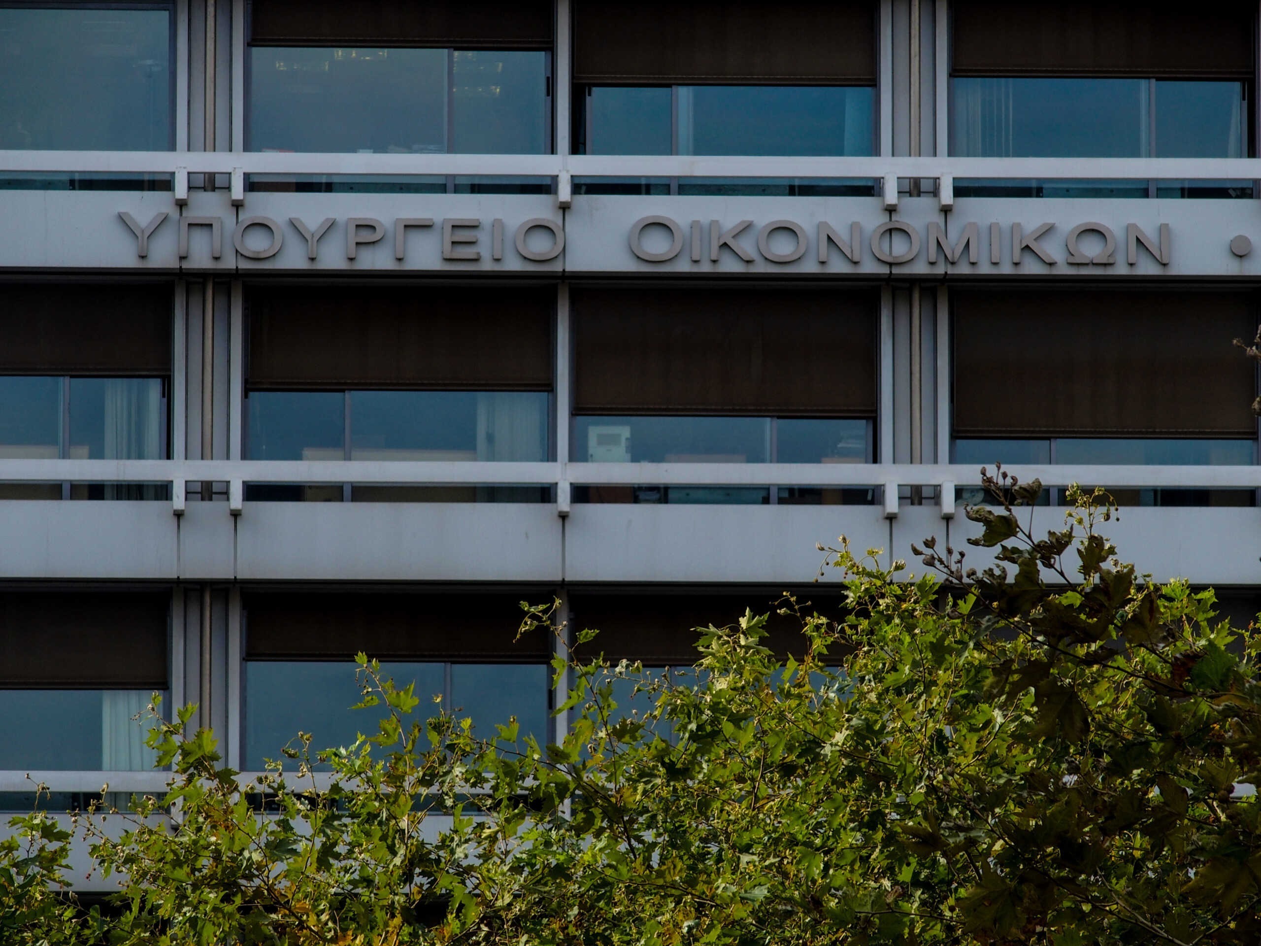 Τσάπαλος (ΥΠΟΙΚ): Ανοιχτό το ενδεχόμενο εφαρμογής καταγγελιών τύπου MyCoast και για τραπεζοκαθίσματα σε πλατείες