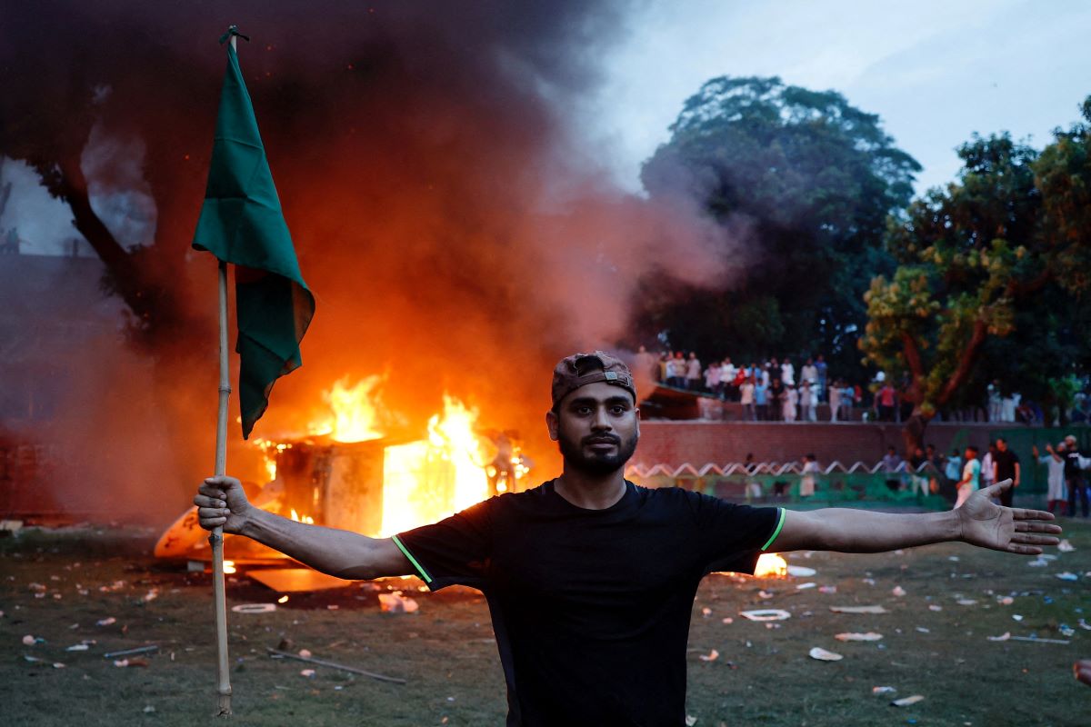 Μπαγκλαντές: Τον νομπελίστα τραπεζίτη Γιουνούς θέλουν οι φοιτητές για επικεφαλής της κυβέρνησης – Στους 409 οι νεκροί από τις ταραχές