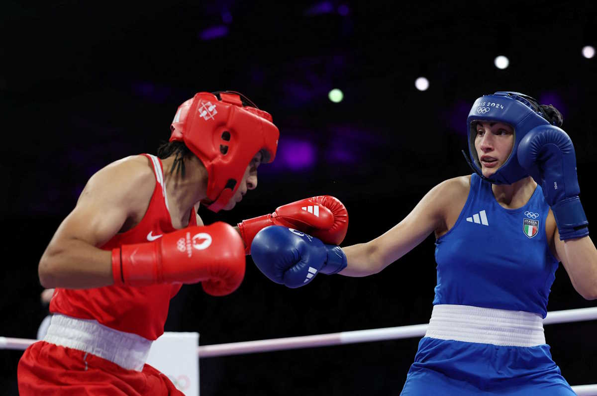 Paris 2024 Olympics - Boxing - Women's 66kg - Prelims - Round of 16 - North Paris Arena, Villepinte, France - August 01, 2024. Imane Khelif of Algeria and Angela Carini of Italy in action.  REUTERS