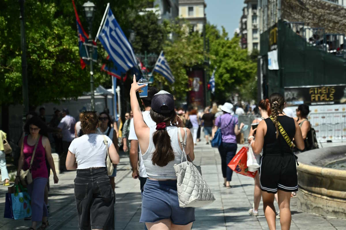 Καιρός σήμερα: «Σφίγγει» η ζέστη, «μαλακώνουν» οι άνεμοι – Συννεφιά στα ηπειρωτικά