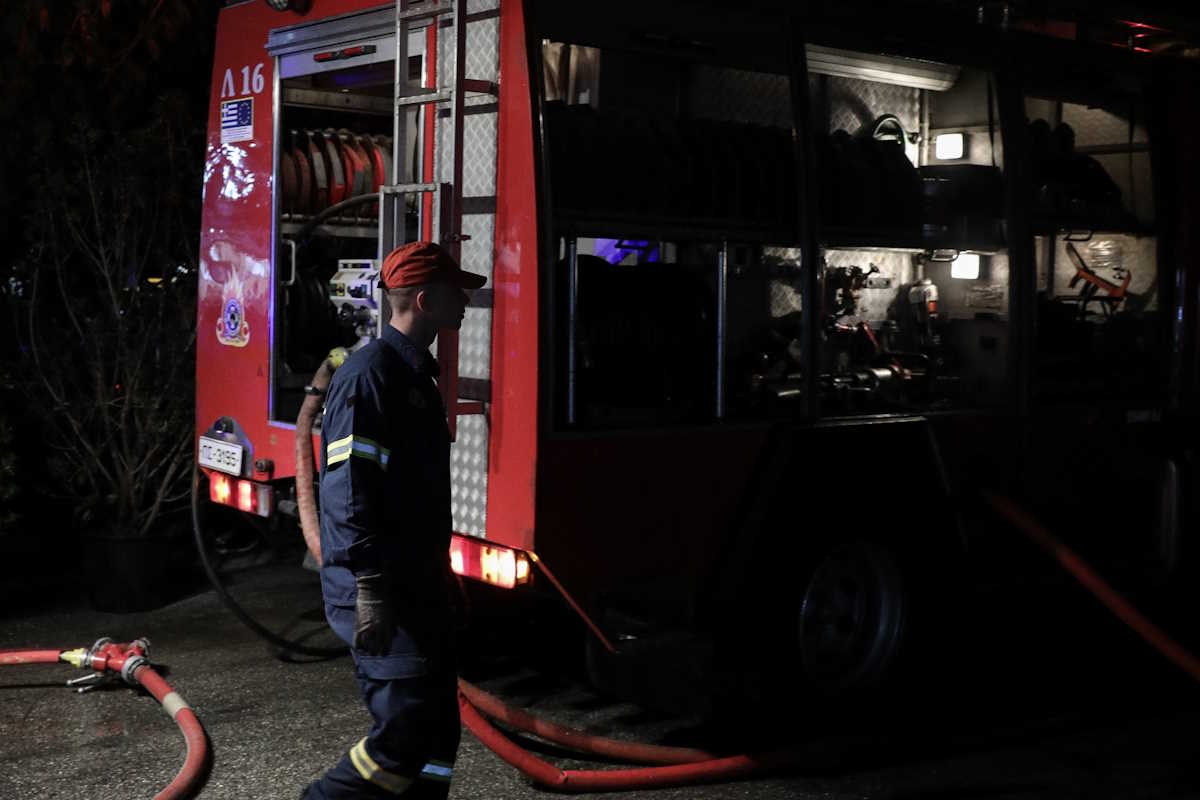 Άγιοι Ανάργυροι: Νεκρός άνδρας έπειτα από φωτιά σε διαμέρισμα