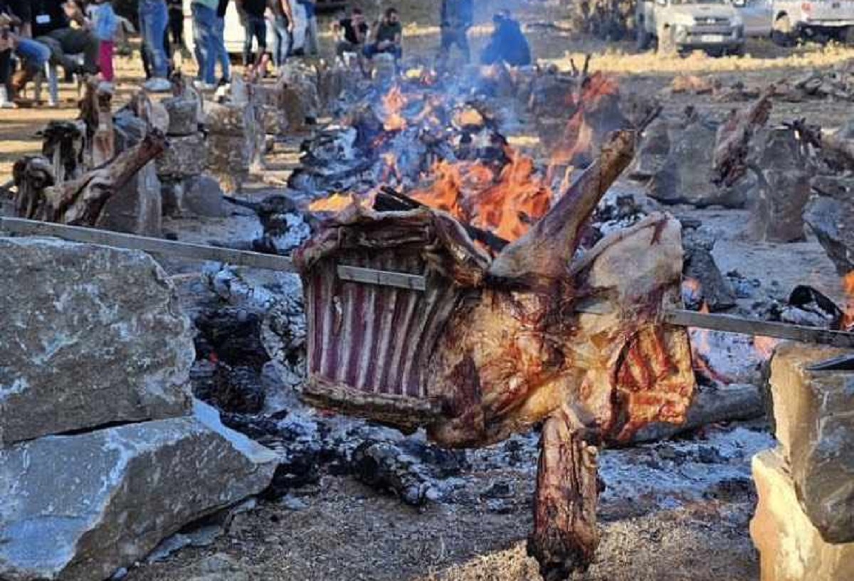 2.500 άτομα γιόρτασαν με Ανωγειανό Οφτό στην καρδιά του Ψηλορείτη