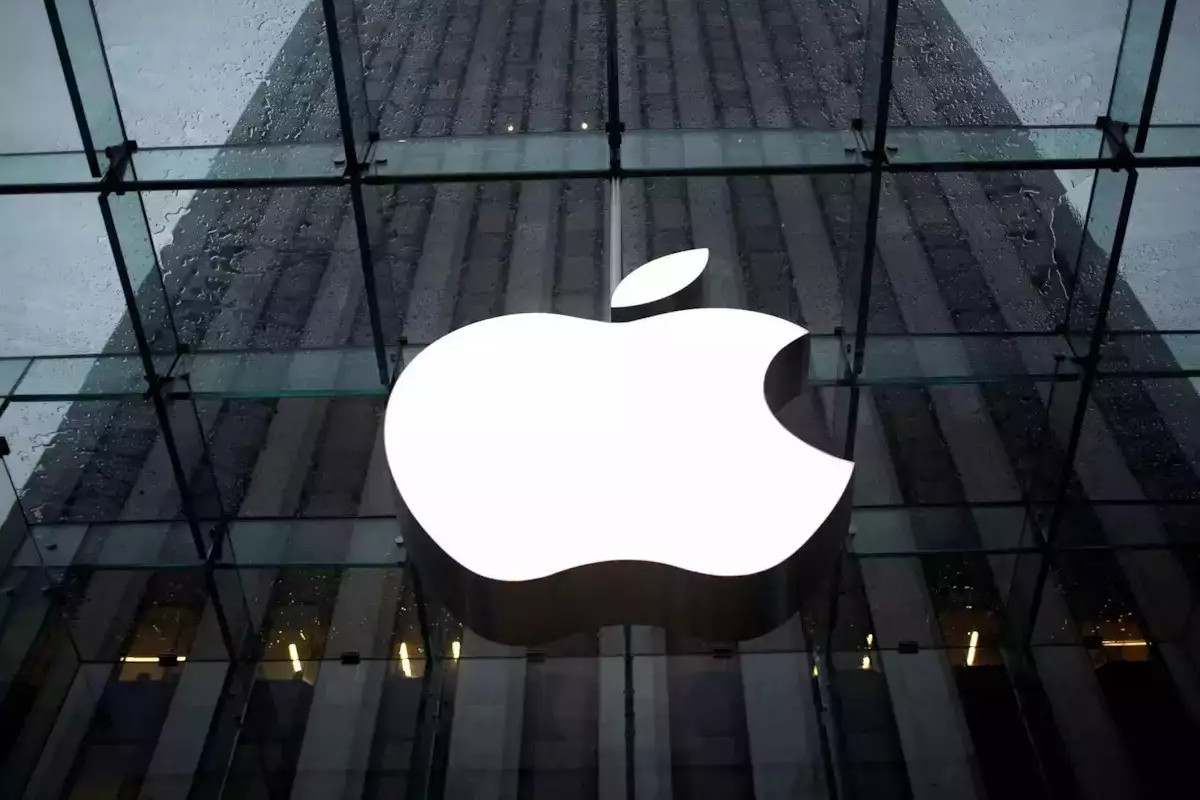 Apple: Προχωρά σε απολύσεις στις υπηρεσίες  Books, Bookstore και News