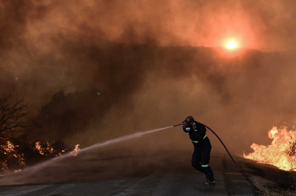 Φωτιά στα Γιάννενα: Μήνυμα του 112 για ετοιμότητα στην περιοχή Παρακάλαμος