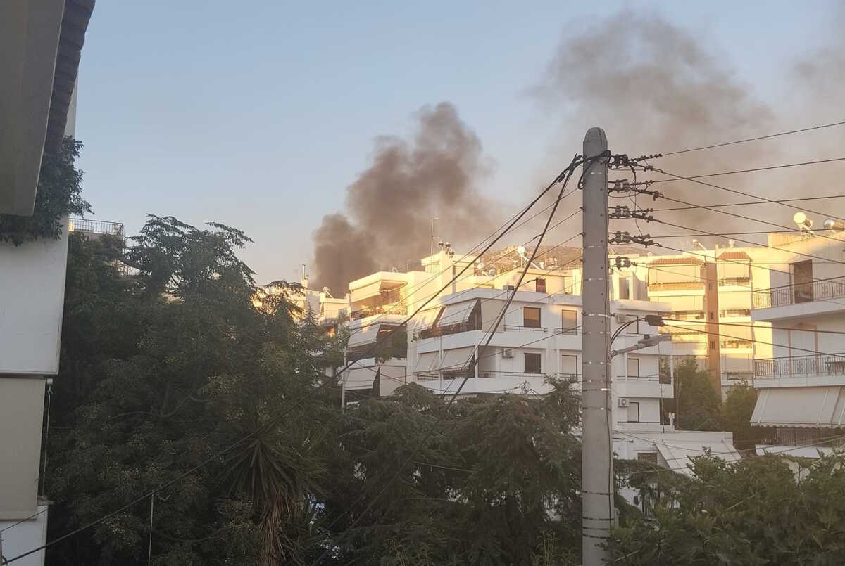 Φωτιά στην Άνω Γλυφάδα στην περιοχή της Τερψιθέας: Σε ισχύ κυκλοφοριακές ρυθμίσεις