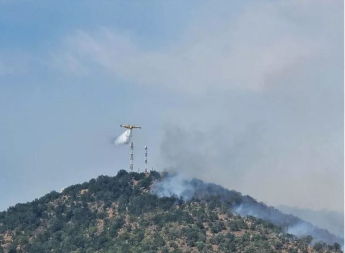 Φωτιά στη Νέα Σάντα Ροδόπης: Καλύτερη η εικόνα, σε δύσβατη περιοχή επιχειρούν οι πυροσβεστικές δυνάμεις που ενισχύονται