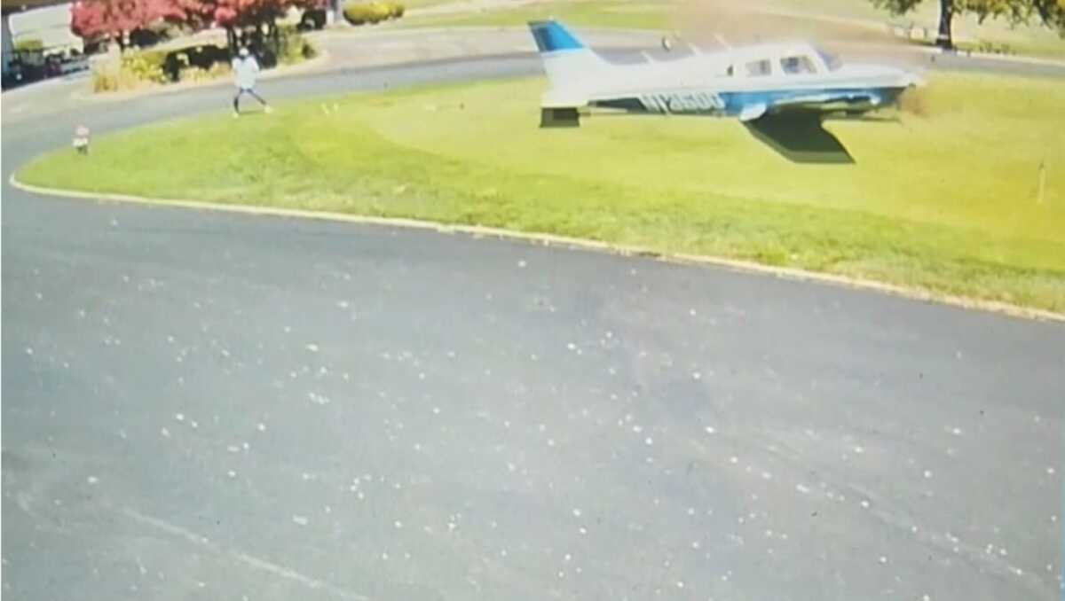 ΗΠΑ: Αεροπλάνο έκανε αναγκαστική προσγείωση σε γήπεδο γκολφ – Στο παρά πέντε γλίτωσε ένας παίκτης