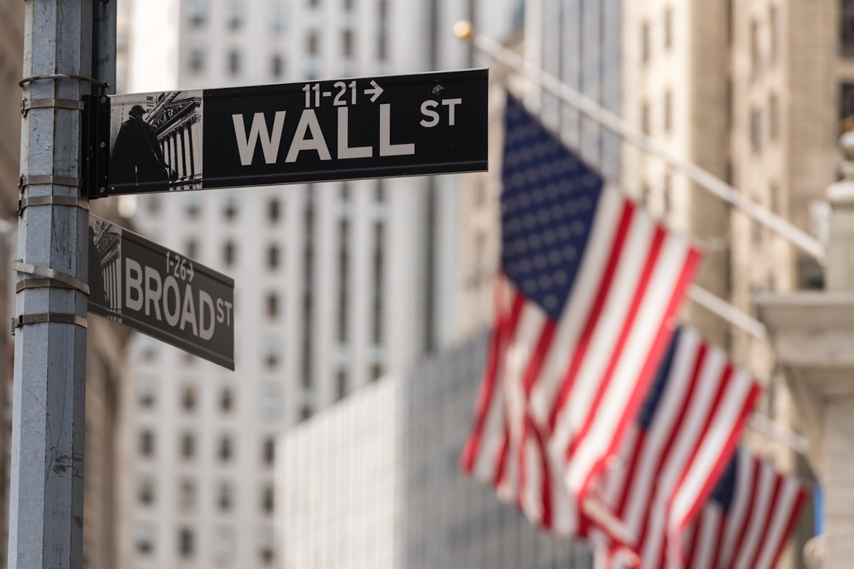 New York Wall Street sign.