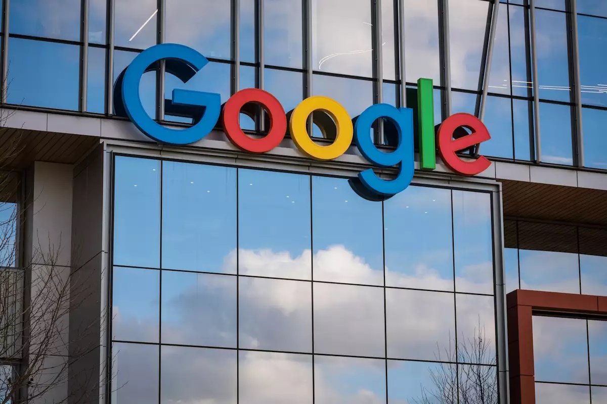 Google: Επεκτείνει τις λειτουργίες της – Επενδύει στην τεχνητή νοημοσύνη