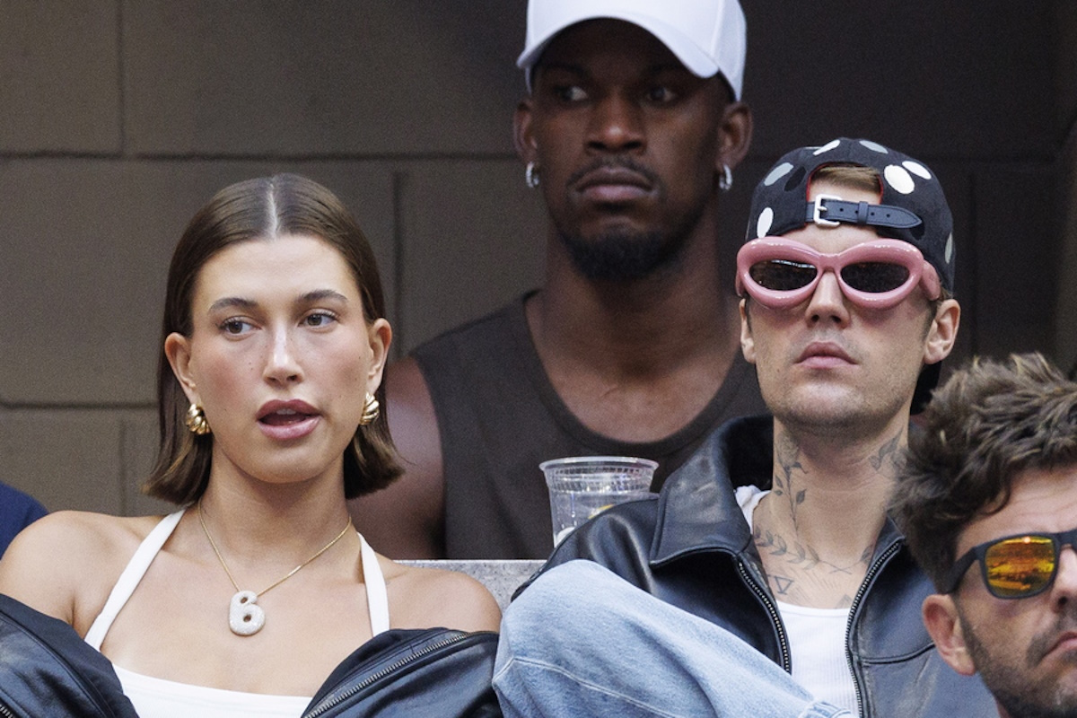 epa10835013 US singer Justin Bieber, his wife Hailey Bieber and NBA player Jimmy Butler (back) watch the third round match between Coco Gauff of the United States and Elise Mertens of Belgium at the US Open Tennis Championships at the USTA National Tennis Center in Flushing Meadows, New York, USA, 01 September 2023. The US Open runs from 28 August through 10 September.  EPA