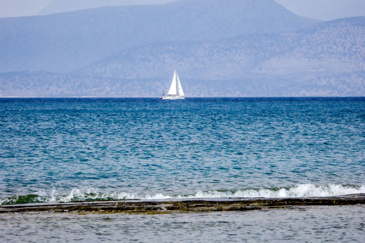 Καιρός αύριο: Μέχρι 38 βαθμούς η θερμοκρασία – Μέτριοι άνεμοι στο Αιγαίο