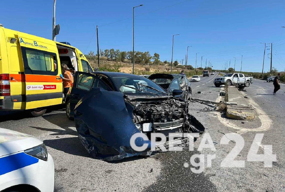 Ηράκλειο: Βίντεο ντοκουμέντο από τη στιγμή της σφοδρής σύγκρουσης με τα τρία αυτοκίνητα