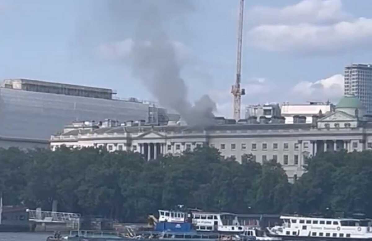 Φωτιά στο Λονδίνο στο Somerset House, ισχυρές δυνάμεις στο σημείο