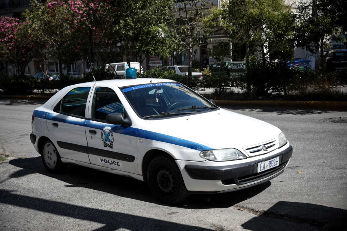 Πιερία: Δύο συλλήψεις για μεταφορά 6 αλλοδαπών με αυτοκίνητο