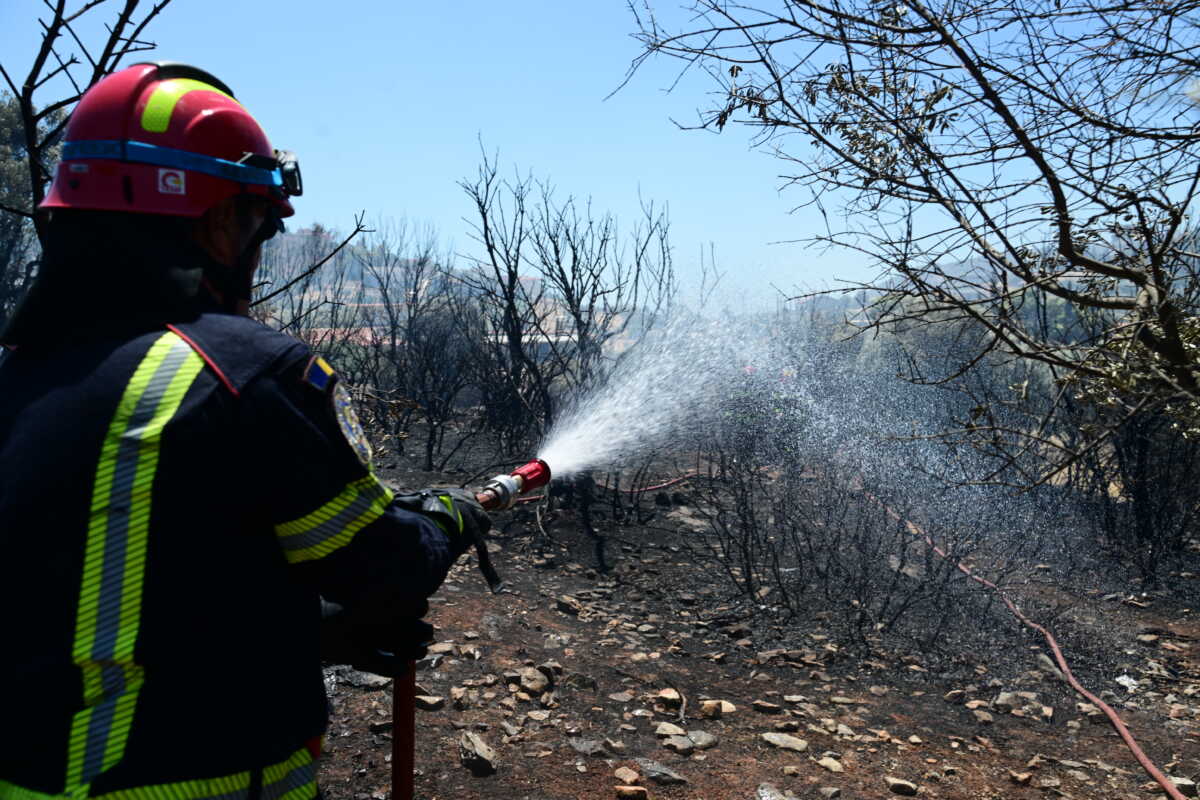 Φωτιά στη Δράμα στην περιοχή Μανδρότοπος: Σηκώθηκαν 4 ελικόπτερα