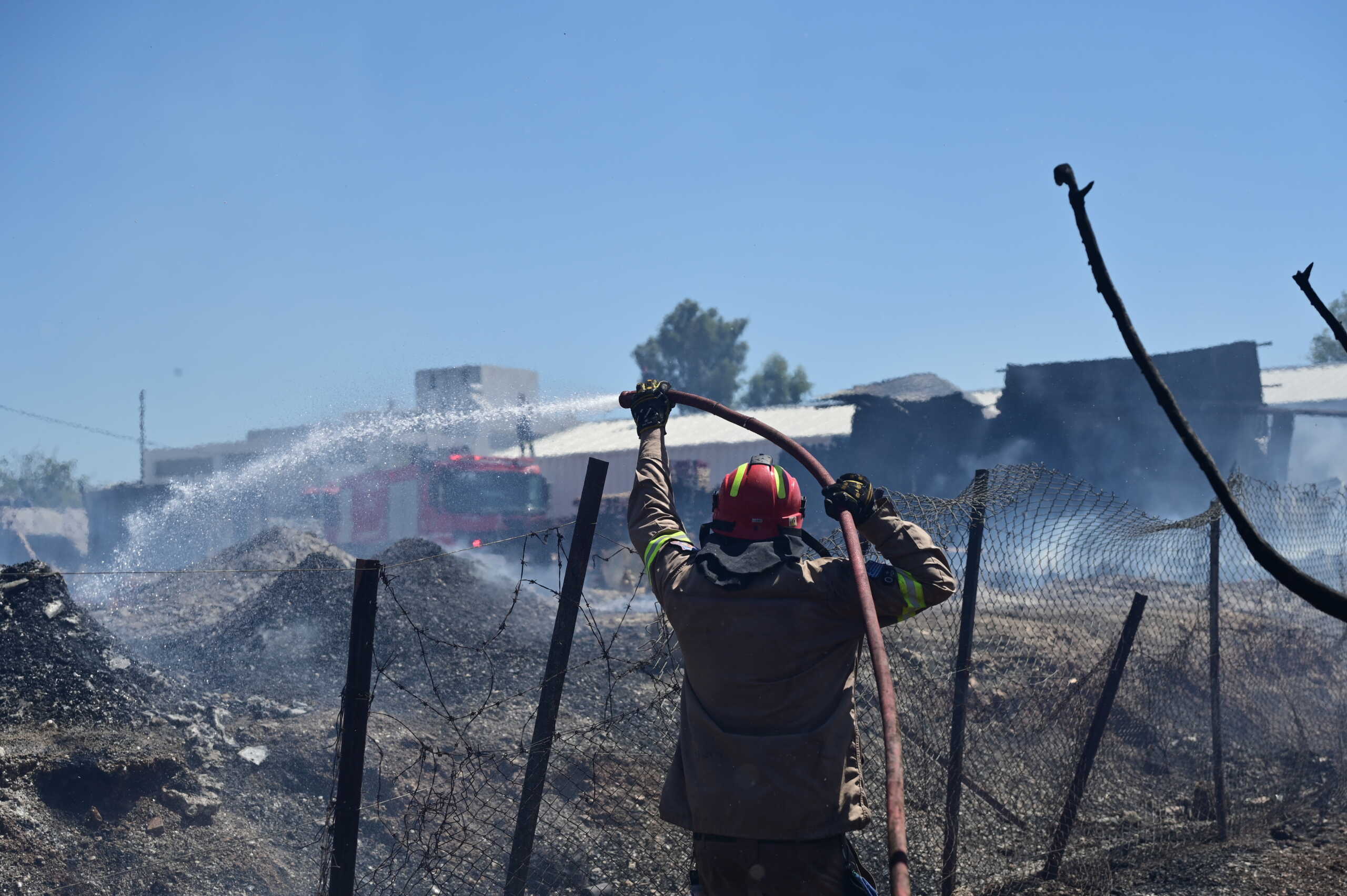 Φωτιά στη Φλώρινα στην περιοχή Βαρικό: Επιχειρούν και εναέρια μέσα