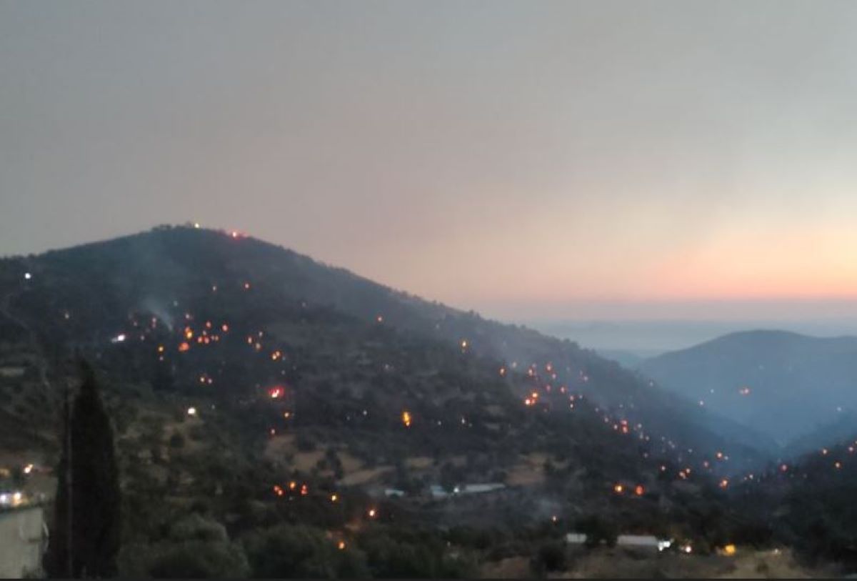 Φωτιά στο Ρέθυμνο: Για τρίτη μέρα συνεχίζεται η μάχη με τις φλόγες – Επιχειρούν ξανά τα εναέρια μέσα