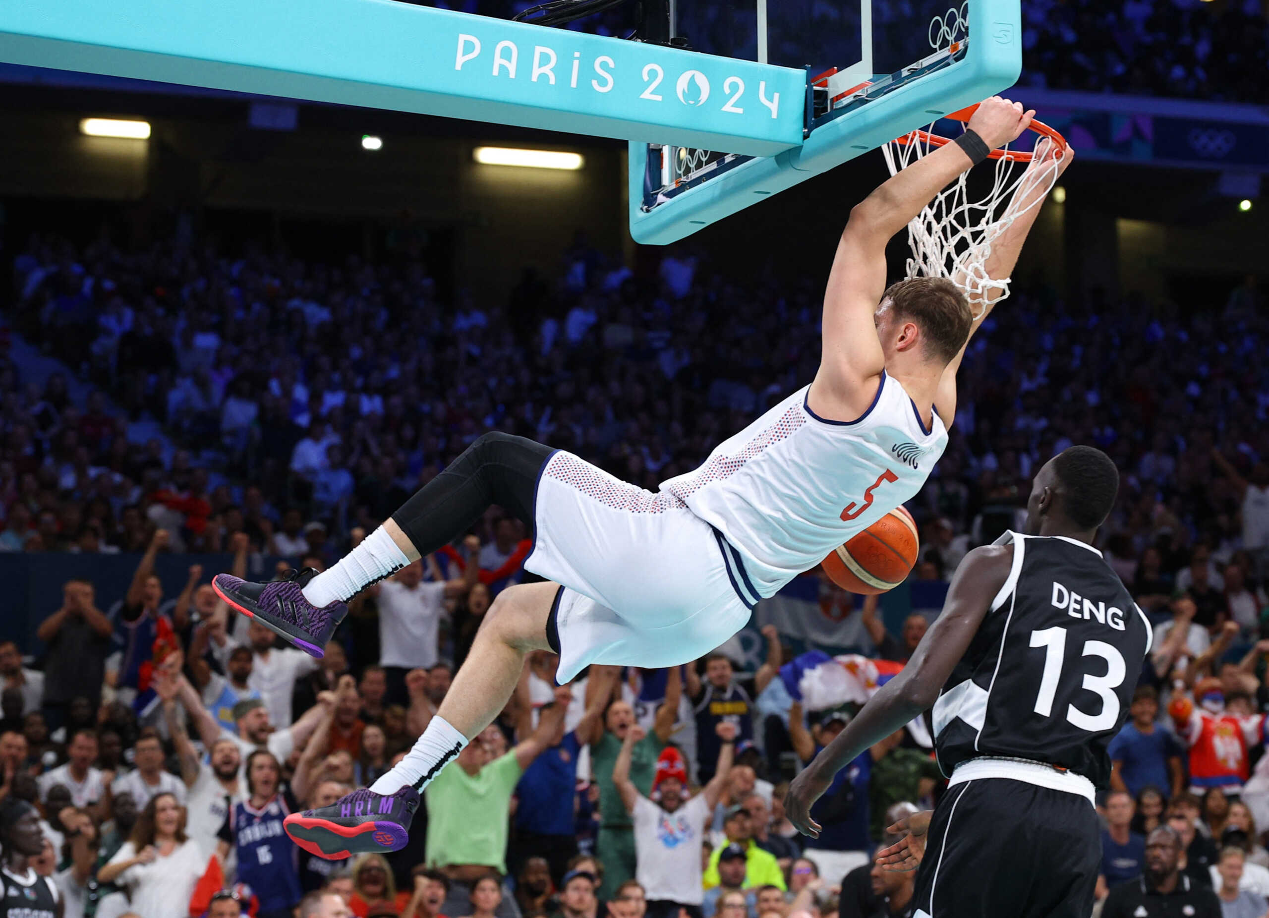 Paris 2024 Olympics - Basketball - Men's Group Phase - Group C - Serbia vs South Sudan - Lille, Pierre Mauroy Stadium, Villeneve-d'Ascq, France - August 03, 2024. Nikola Jovic of Serbia in action. REUTERS