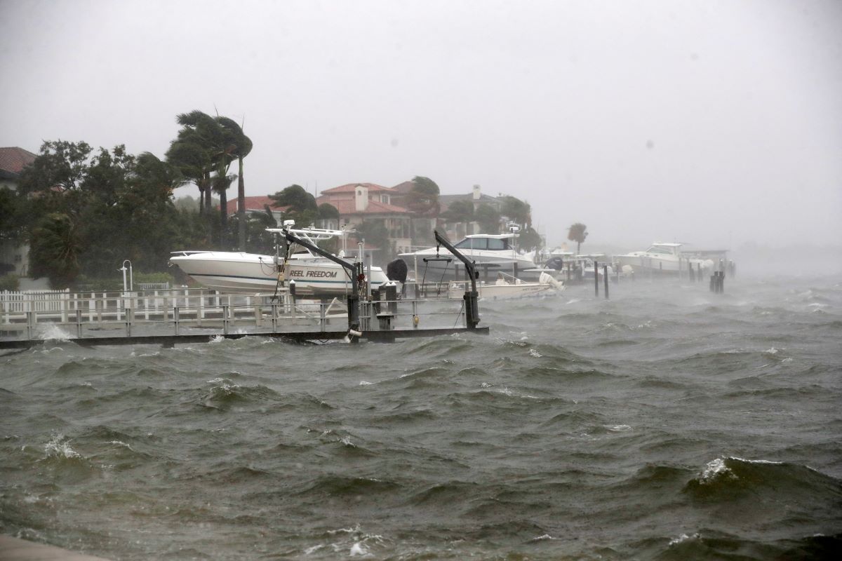 ΗΠΑ: Η καταιγίδα Ντέμπι ενισχύεται σε τυφώνα κι απειλεί τη δυτική ακτή της Φλόριντας