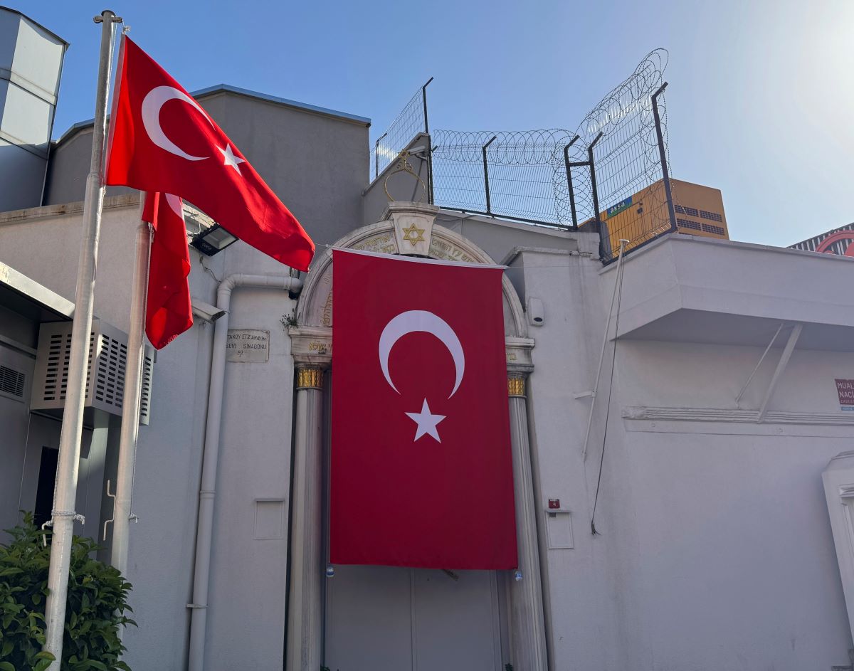 Ισμαήλ Χανίγια: Η σημαία της Τουρκίας κυμάτιζε μεσίστια στην πρεσβεία στο Τελ Αβίβ και το ισραηλινό ΥΠΕΞ κάλεσε τον πρέσβη για επίπληξη