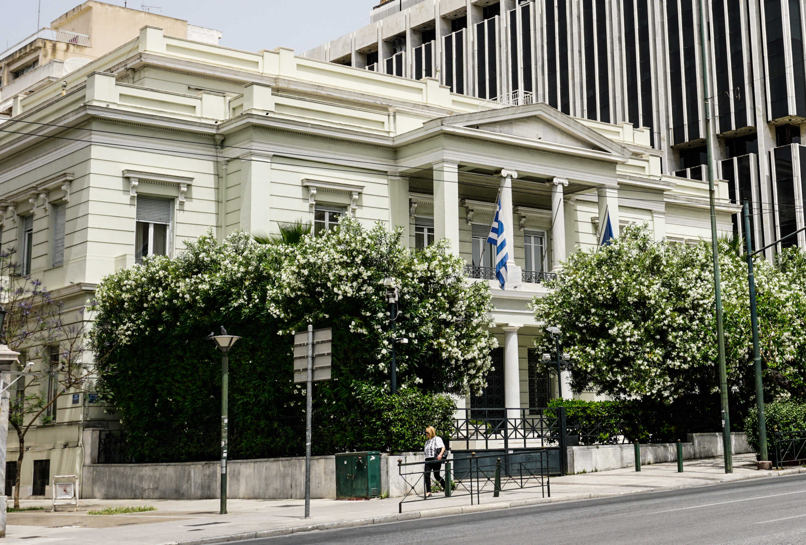 Το Υπουργείο Εξωτερικών ενεργοποίησε έκτακτη τηλεφωνική γραμμή για τους Έλληνες του Λιβάνου