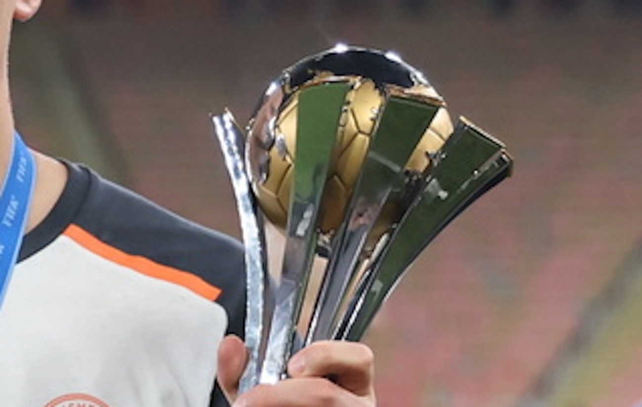 epa11041476 Manchester City's Erling Haaland poses with the trophy after the FIFA Club World Cup 2023 final match between Manchester City and Fluminense FC in Jeddah, Saudi Arabia, 22 December 2023.  EPA