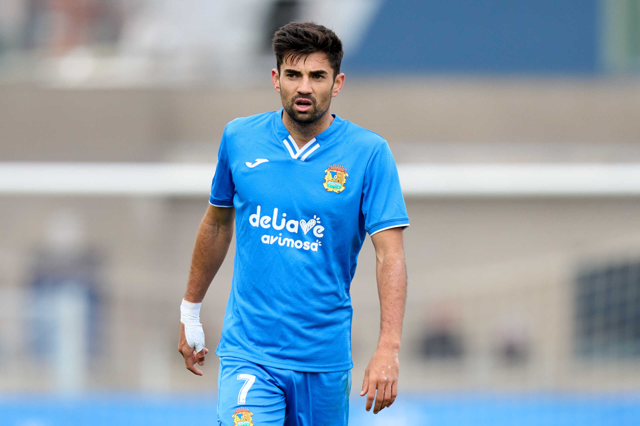 FUENLABRADA, SPAIN - DECEMBER 18: Enzo Zidane of CF Fuenlabrada looks on during the Primera RFEF Group 1 match between CF Fuenlabrada and Real Madrid Castilla at Estadio Fernando Torres on December 18, 2022 in Fuenlabrada, Spain. (Photo by Angel Martinez