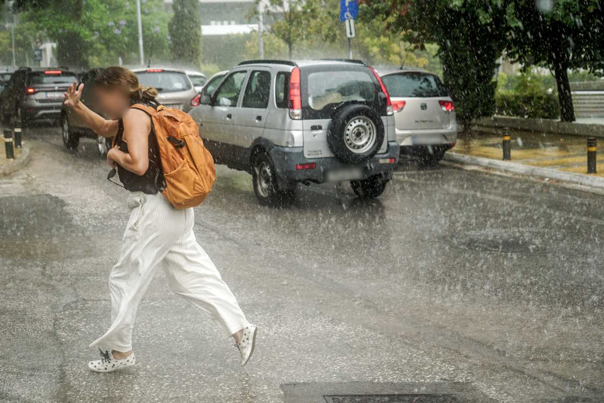 Καιρός αύριο: Τοπικές βροχές και πιθανώς καταιγίδες – Έως τους 32 βαθμούς η θερμοκρασία