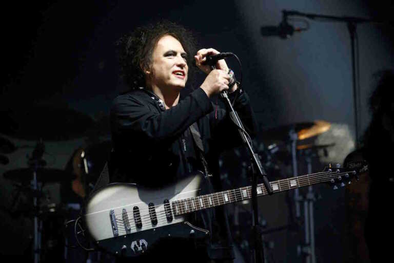 The Cure η επιστροφή - Κυκλοφόρησαν το «Alone», το πρώτο τους τραγούδι εδώ και 16 χρόνια