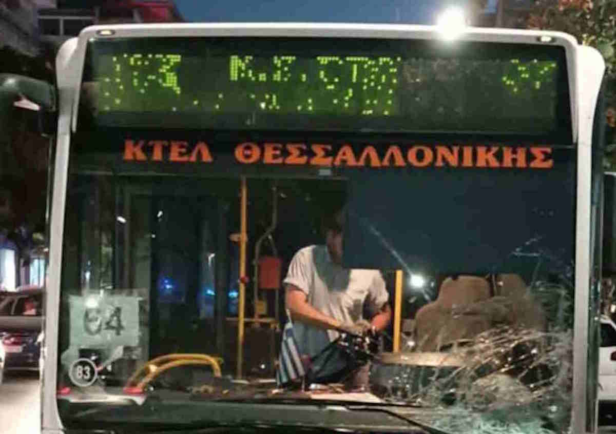 Θεσσαλονίκη: Τροχαίο με λεωφορείο –  Σκοτώθηκε οδηγός μηχανής