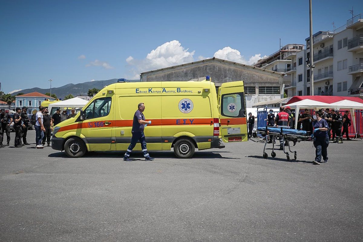 Ναυάγιο ανοιχτά της Πύλου με δεκάδες νεκρούς μετανάστες, μεταφορά των διασωθέντων στο λιμάνι της Καλαμάτας, Τετάρτη 14 Ιουνίου 2023  (ΓΙΑΝΝΗΣ ΜΑΡΚΑΚΗΣ