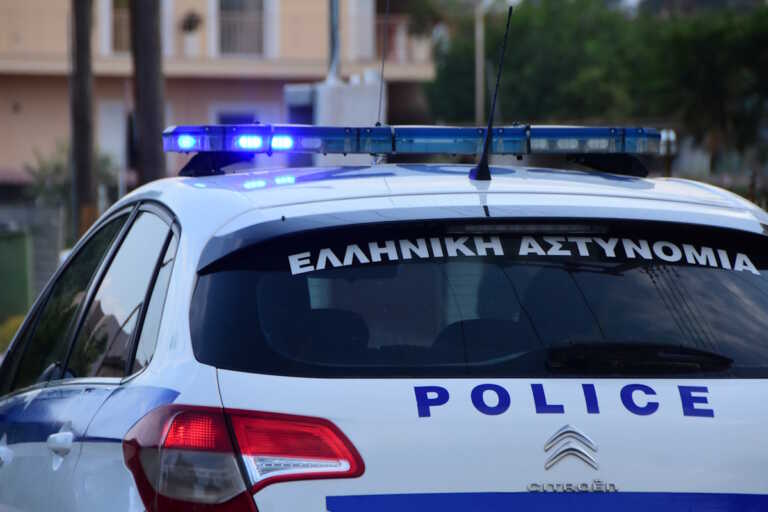 Καλαμάτα: Νεαροί επιτέθηκαν με καρέκλες σε 29χρονο που φορούσε φανέλα της ΑΕΚ