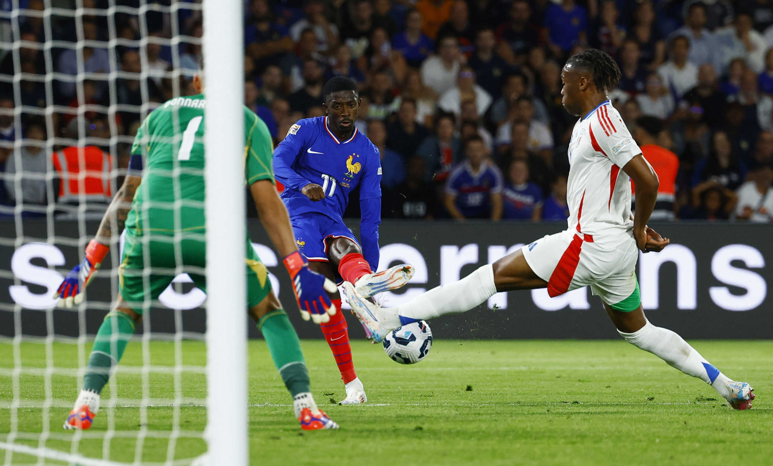 Soccer Football - Nations League - League A - Group 2 - France v Italy - Parc des Princes, Paris, France - September 6, 2024 France's Ousmane Dembele shoots at goal REUTERS