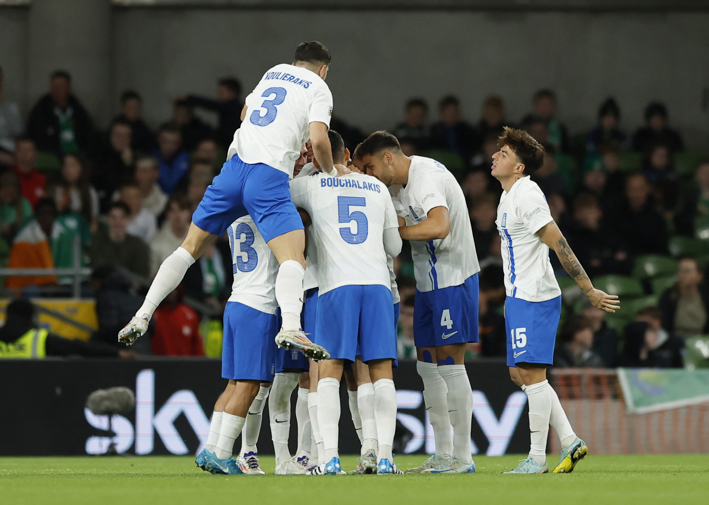 Soccer Football - Nations League - League B - Group 2 - Republic of Ireland v Greece - Aviva Stadium, Dublin, Ireland - September 10, 2024 Greece players celebrate after Fotis Ioannidis scores their first goal REUTERS