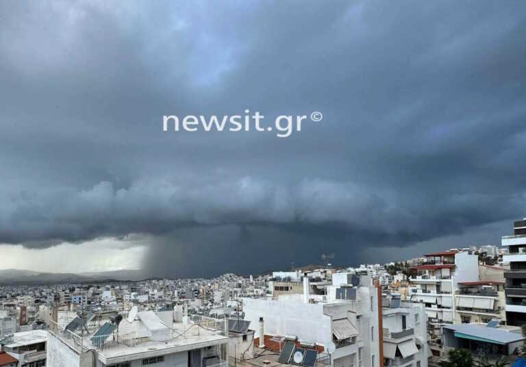 Η «Atena» στην Ηλιούπολη - Εικόνα που προκαλεί θαυμασμό αλλά και δέος